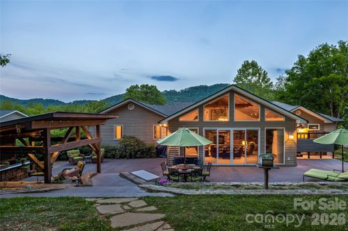 51 White Pine Cir, Fletcher, NC, 28732-9462 | Card Image