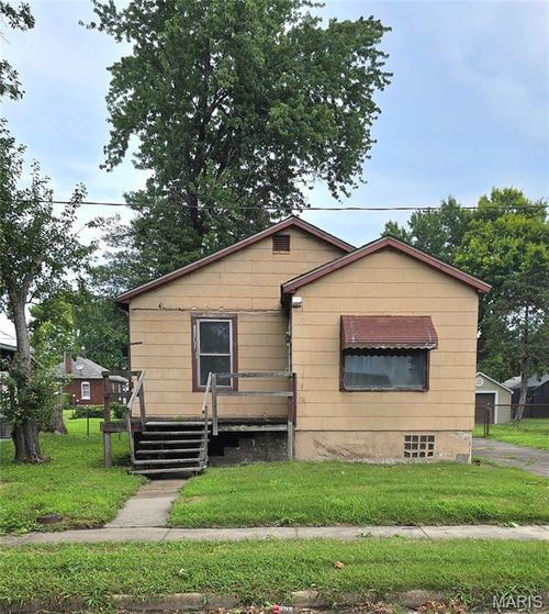 2327 E 25th St, Granite City, IL, 62040-5504 | Card Image