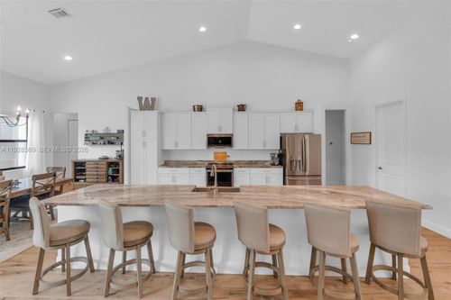 17924 68th St N, Loxahatchee, FL, 33470-5523 | Card Image