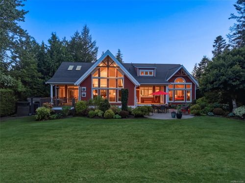 3949 Valhalla Lane, Saanich, BC, V8N6N9 | Card Image