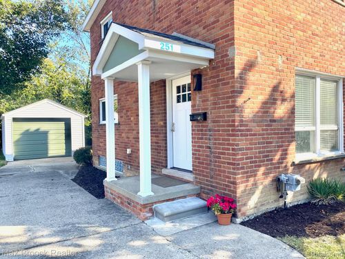 253-251 E 14 Mile Rd, Birmingham, MI, 48009-2096 | Card Image