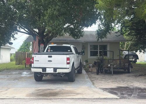 425 13th Pl Sw, Vero Beach, FL, 32962-6432 | Card Image