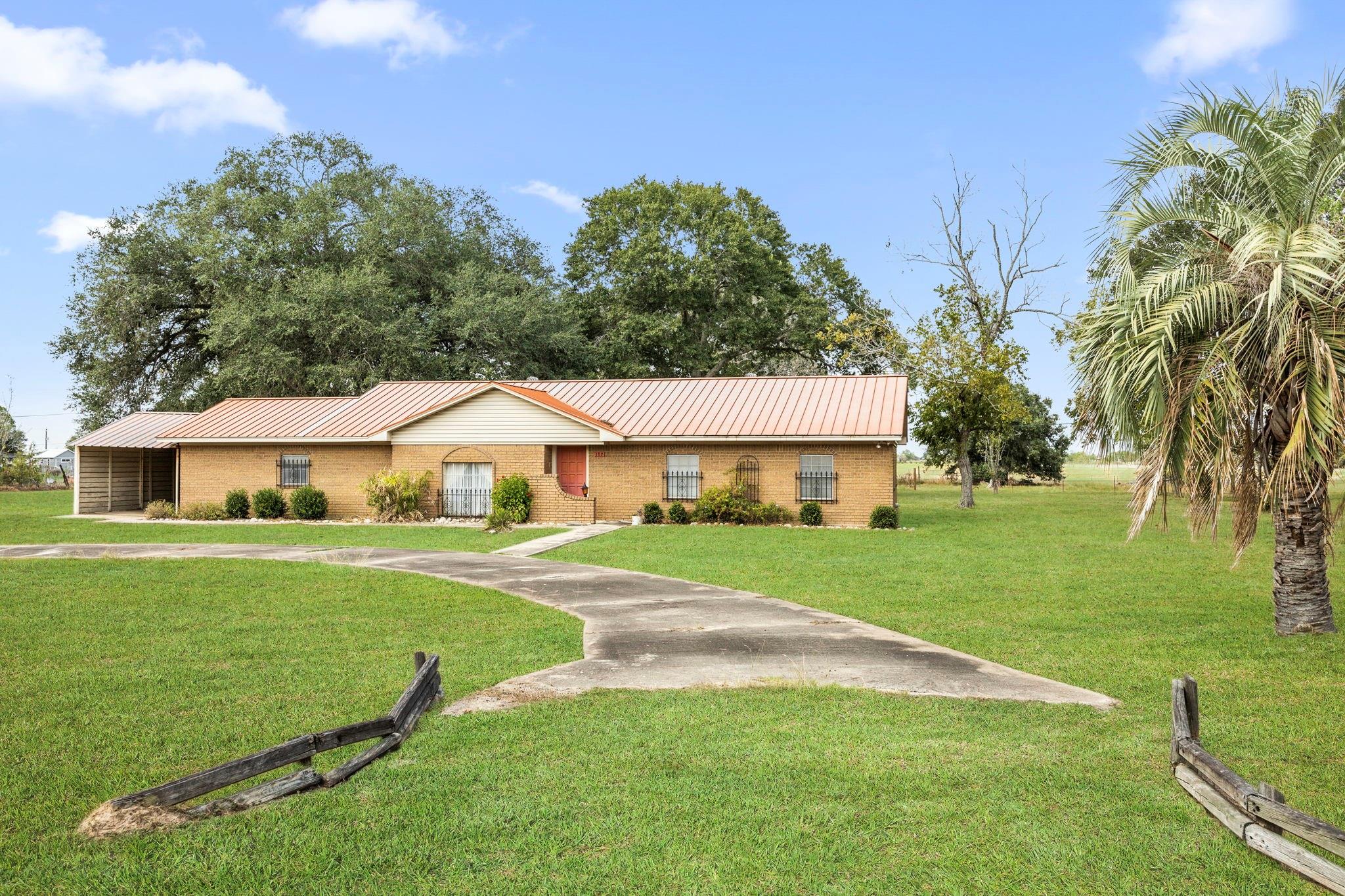 Residential in El Campo 2