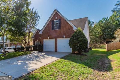 8285 Eastshore Drive, House other with 4 bedrooms, 2 bathrooms and 4 parking in Union City GA | Image 2