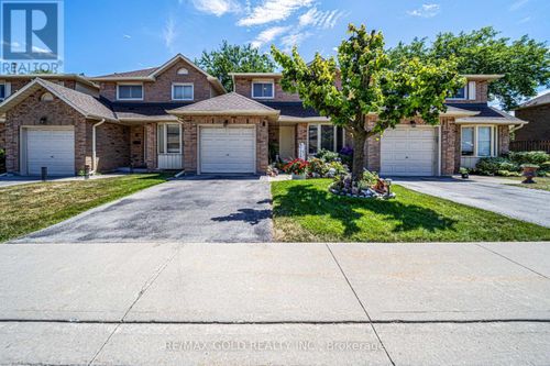 8-494 Barton Street, Hamilton (Stoney Creek), ON, L8E2L6 | Card Image