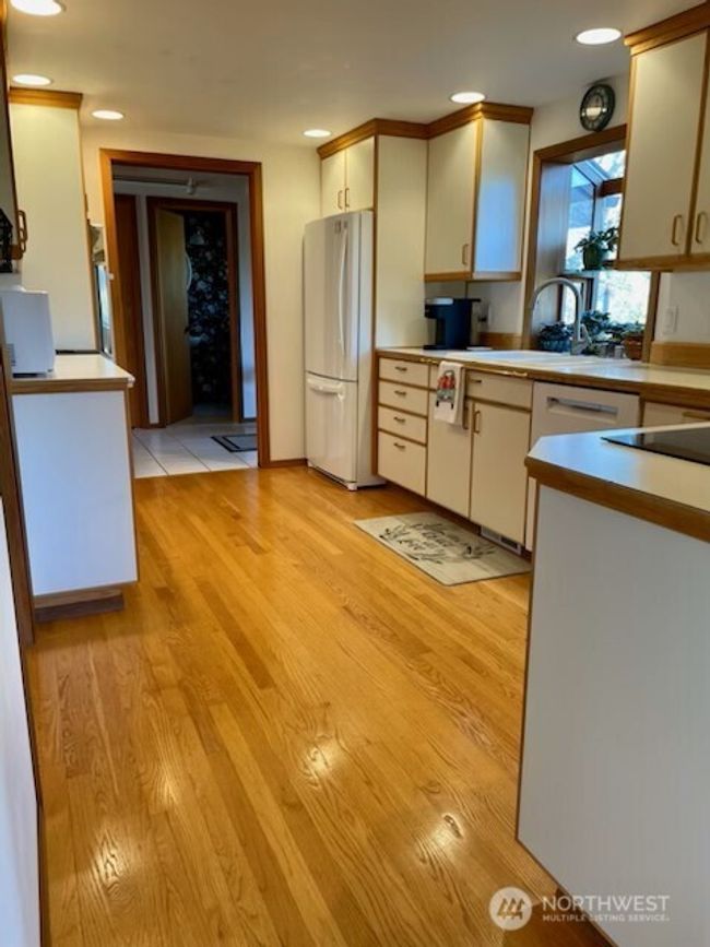 Kitchen | Image 9