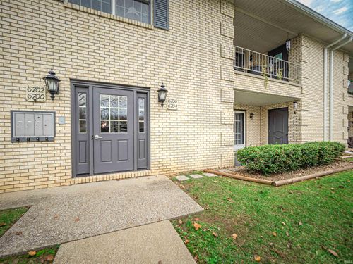 6704 Newburgh Rd, Evansville, IN, 47715-4470 | Card Image