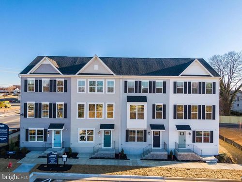 1111 Oasis Ave, RANSON, WV, 25438 | Card Image