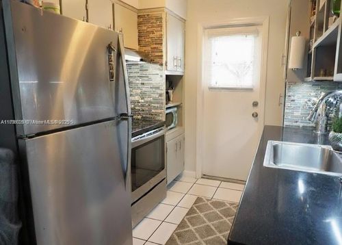b5-6565 Santona St, Coral Gables, FL, 33146-3155 | Card Image