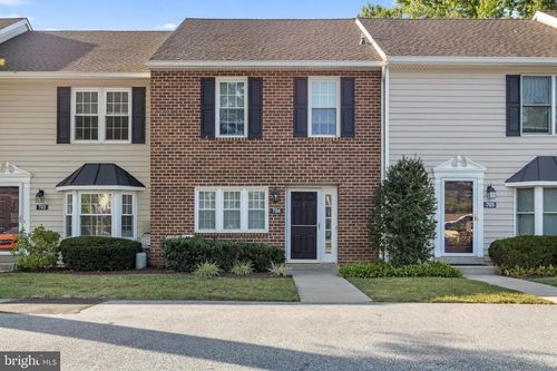 704-704 Meadow Ct, GLEN MILLS, PA, 19342-8159 | Card Image
