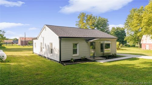 1076 S Indiana Ave, Sellersburg, IN, 47172-1641 | Card Image