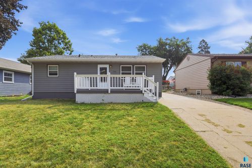 704 S Holt Ave Avenue, Sioux Falls, SD, 57103 | Card Image