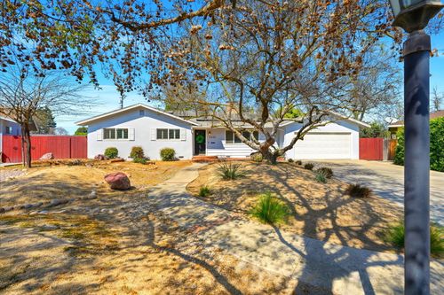 2832 W Sue Ave, Visalia, CA, 93277-2051 | Card Image