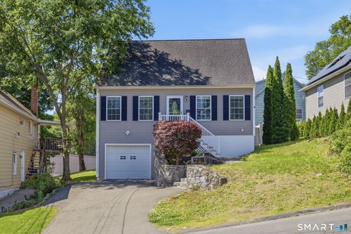 18 Perry Hill Rd, Shelton, CT, 06484-6033 | Card Image