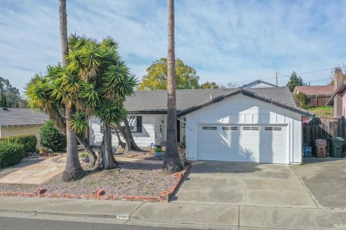 2135 Via Alta Court, Benicia, CA, 94510 | Card Image