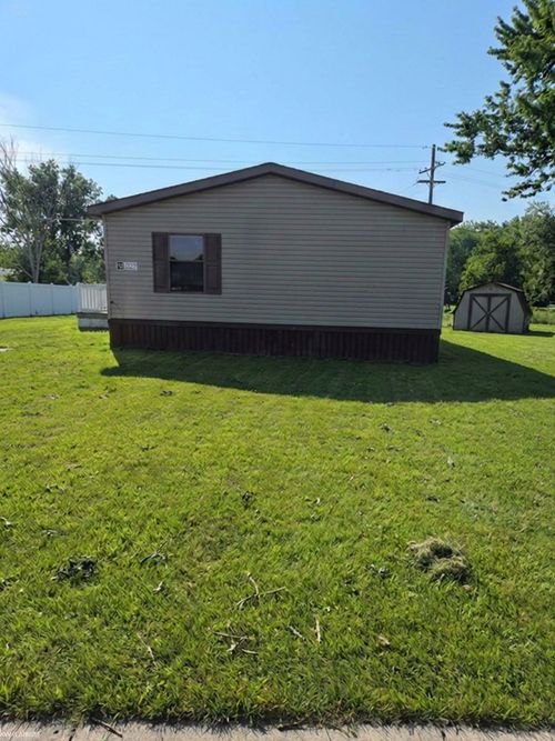 5227 Bud Ln, Casco, MI, 48064-4658 | Card Image