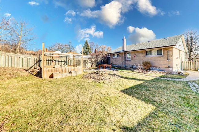 702 Emerson Ave, House other with 5 bedrooms, 2 bathrooms and 2 parking in Oshawa ON | Image 33