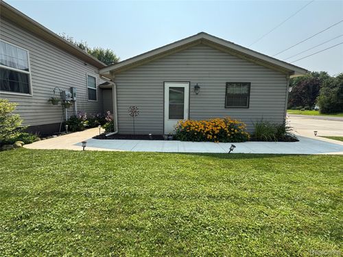 577 Norvell Beach Dr, Brooklyn, MI, 49230-9528 | Card Image