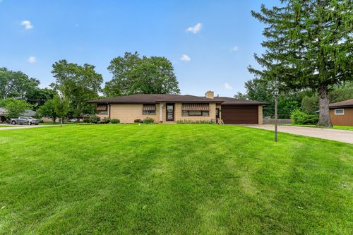 3300 Pinecrest Drive, Joliet, IL, 60435-8725 | Card Image
