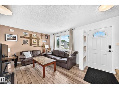 64 Habitat Cres Nw, Edmonton, AB, T5A2X7 | Card Image