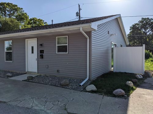 236 Grove St, Fort Wayne, IN, 46805-1934 | Card Image