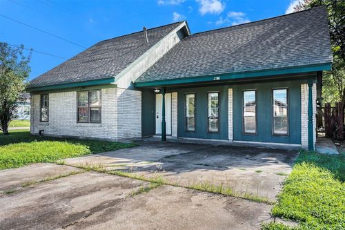 2701 3rd Ave N, Texas City, TX, 77590-7248 | Card Image