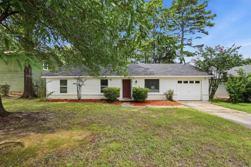 8 Oak Forest Dr, Maumelle, AR, 72113-6814 | Card Image