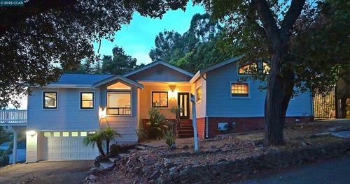 7548 Altura Pl, Oakland, CA, 94605-3108 | Card Image