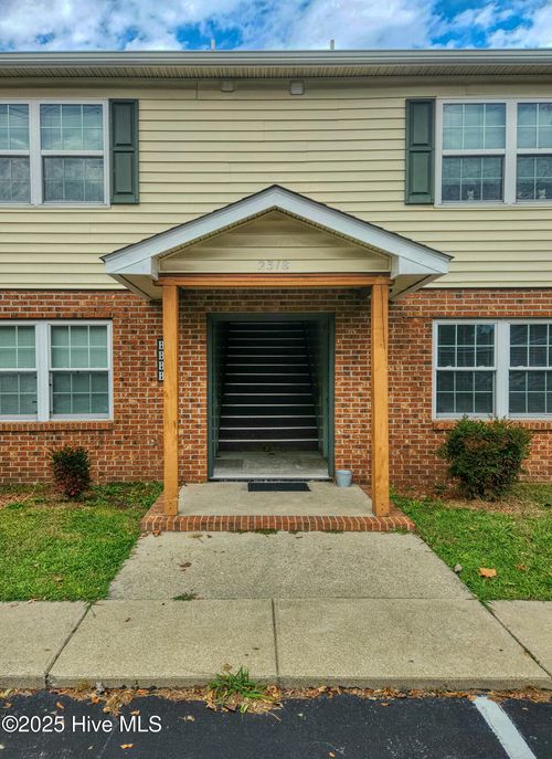 b2-2322 Indian Dr, Jacksonville, NC, 28546-5272 | Card Image