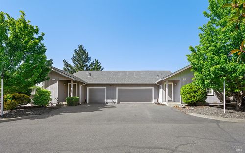 433 University St, Healdsburg, CA, 95448-3925 | Card Image