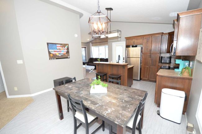 43 Regatta Way, Home with 3 bedrooms, 2 bathrooms and 2 parking in Sylvan Lake AB | Image 8
