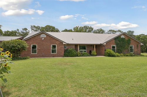 3651 N 372 Rd, Holdenville, OK, 74848-5067 | Card Image