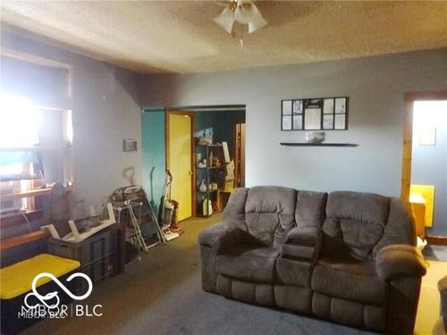 339 Broadway St, Greensburg, IN, 47240-2008 | Card Image