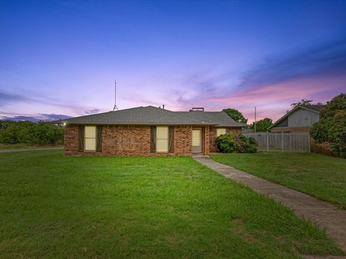 2110 Azalea St, Denton, TX, 76205-7478 | Card Image