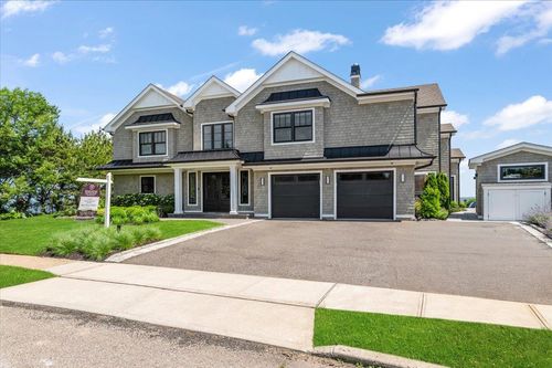 49 Shore Dr S, Copiague, NY, 11726 | Card Image