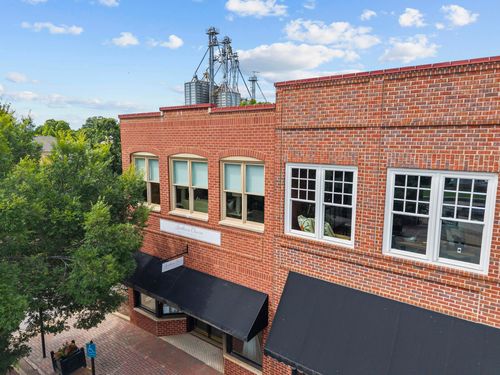 221 W Jefferson Street, madison, GA, 30650 | Card Image