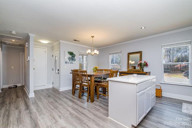 6706 Park Hickory Dr, House other with 3 bedrooms, 2 bathrooms and null parking in Charlotte NC | Image 4