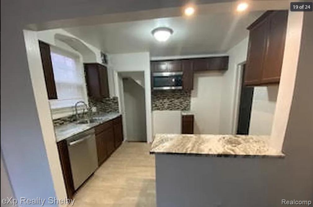 Residential Lease in Detroit 4