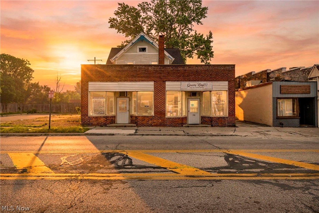 16 Columbus St, Bedford, OH 44146