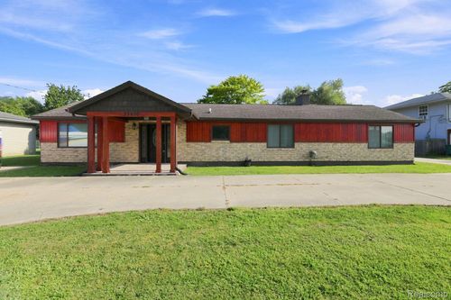 25800 N River Road, Harrison Charter Township, MI, 48045 | Card Image