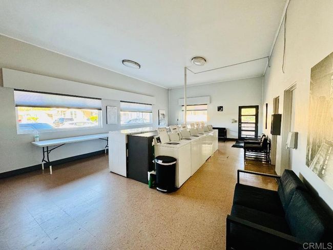 Community Laundry Room | Image 36