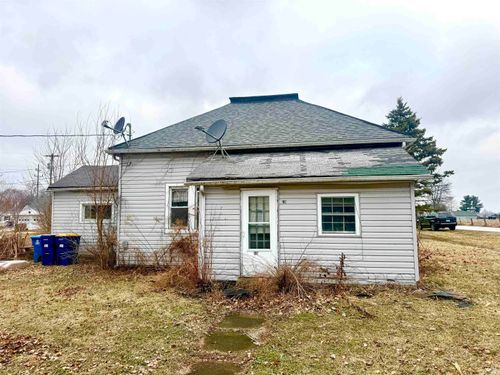 102 W Harrison St, Converse, IN, 46919-9639 | Card Image