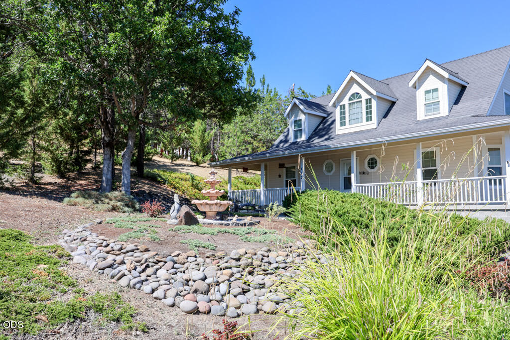Residential in Shady Cove 2