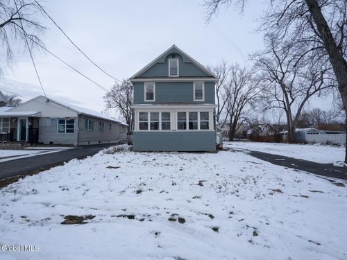 21 Bruen Ct, Rensselaer, NY, 12144-3401 | Card Image