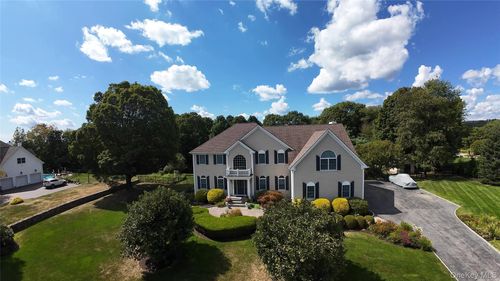 27 Kaitlin Dr, Mahopac, NY, 10541-2795 | Card Image