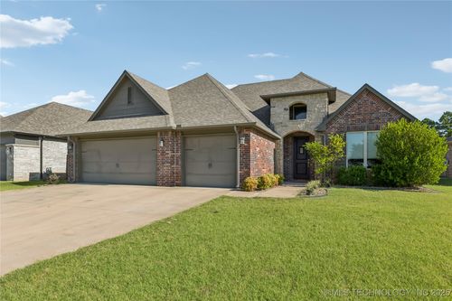 5521 E 121st Pl S, Bixby, OK, 74008-2738 | Card Image