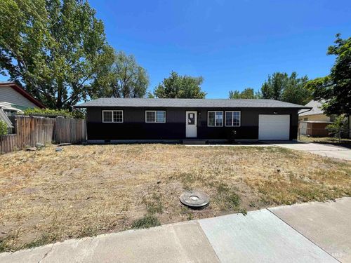 511 Chestnut St, Mountain Home, ID, 83647-2508 | Card Image