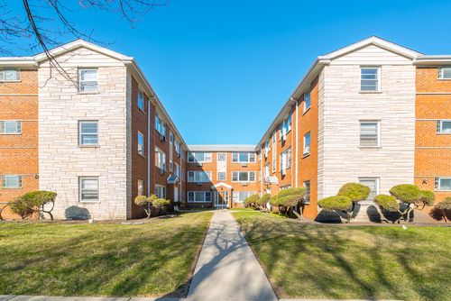 05-34 S Kensington Ave, La Grange, IL, 60525-2280 | Card Image