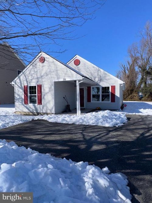 735 W North St, DOVER, DE, 19904-3458 | Card Image