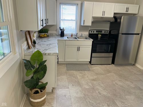 321 S Lyons Ave, Indianapolis, IN, 46241-0932 | Card Image